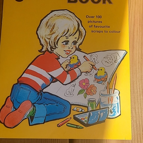 Pair of vintage coloring books - Picture 4 of 17